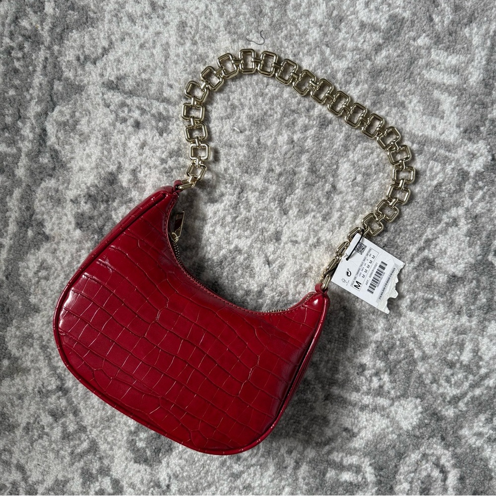 NWT Zara Red Croc-Embossed Shoulder Bag with gold chain strap